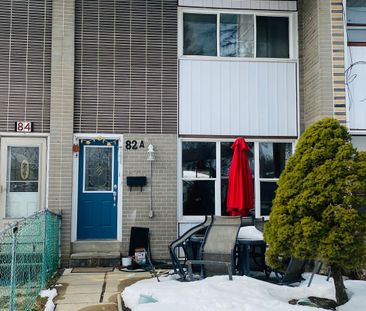 For Lease - 82 A Corby Crescent, Brampton, Ontario - Photo 4