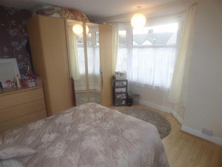 2 bedroom end of terrace house to rent - Photo 2