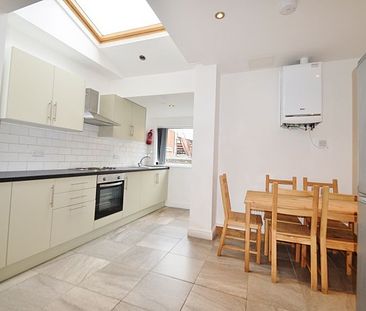 5 bedroom terraced house to rent - Photo 2