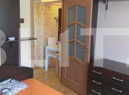 2 camere, decomandat, 42 mp, parcare, mobilat modern, zona Sala Sporturilor - Photo 2
