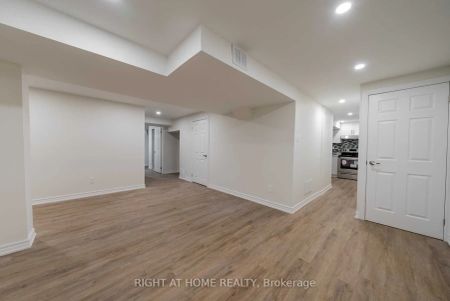 Property For Lease | E8421814 - Photo 5