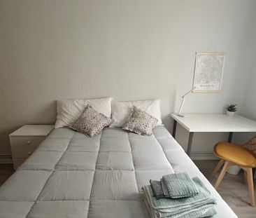 Vía Lusitana, Madrid, Community of Madrid 28025 - Photo 3