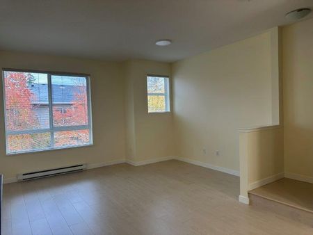 Kaleden Bright South Facing Kitchen 3 Bedroom/2 Bathroom - Photo 4