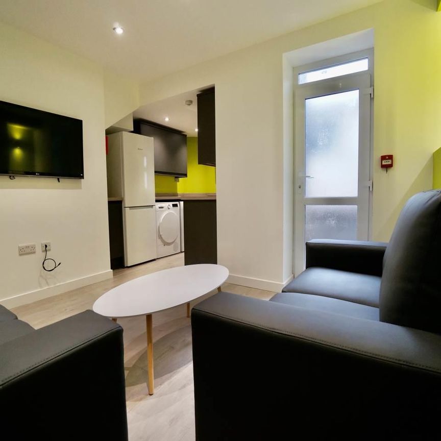 17 Albert Street - Photo 1