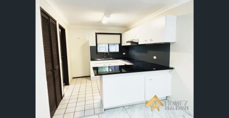 Stunning 3-Bedroom Townhouse in Prime Lurnea Location. - Photo 3