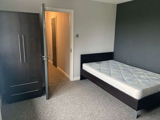 Lovely House Share in Brighton Room 2 - Photo 1