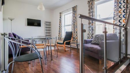 5 bedroom flat to rent - Photo 2