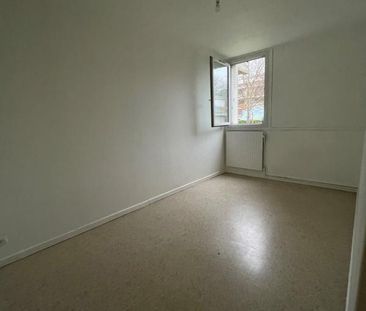 T3 de 77m² en duplex situé sur la place des géants à Grenoble 38100 - Photo 3