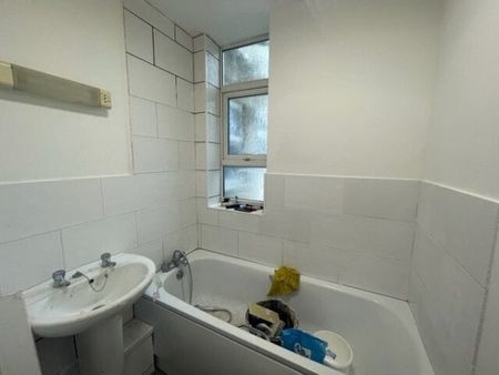 Charminster Road, Bournemouth - Photo 4