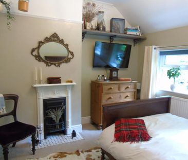 3 bedroom end of terrace house to rent - Photo 4