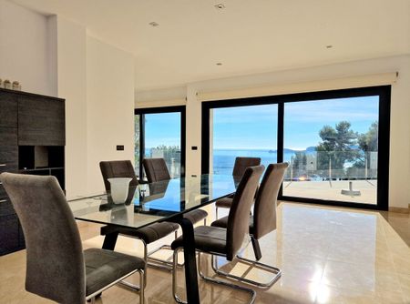 4 Bed Sea View Villa – Stunning - Photo 4