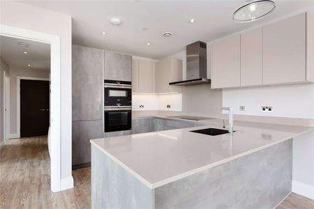 Modern two bedroom apartment set in a contemporary development set South of the Pantiles - Photo 2