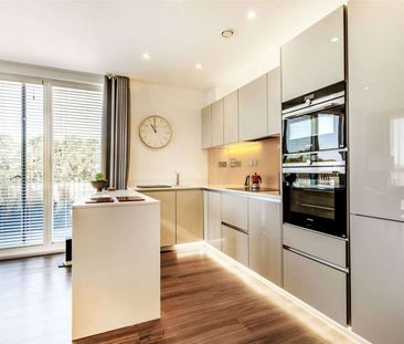 A stylish two bedroom penthouse apartment - Photo 4