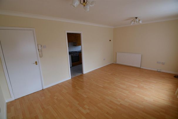 3 St Peters Road, ROCK FERRY CH42 - Photo 1