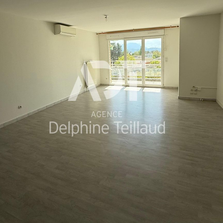 Location Appartement 4 pièces 84m² ST MARTIN D HERES 38400 - Photo 1