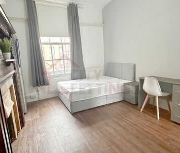 6 Bedroom Flat - Photo 3