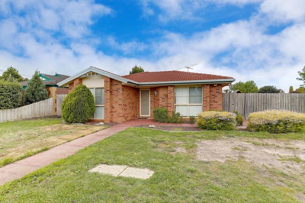 12 Prentice Court, ROXBURGH PARK - Photo 1