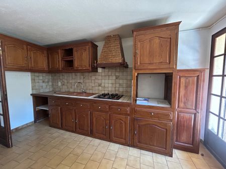 Location Appartement 5 pièces 129m² HAGETMAU 40700 - Photo 3