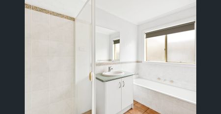 Central Convenience - Photo 3