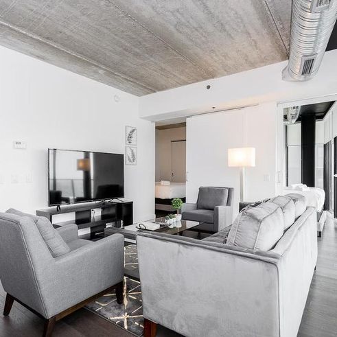 Ellice Avenue - Photo 1