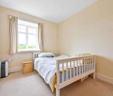 Addlestone Park, Addlestone, KT15 - Photo 2