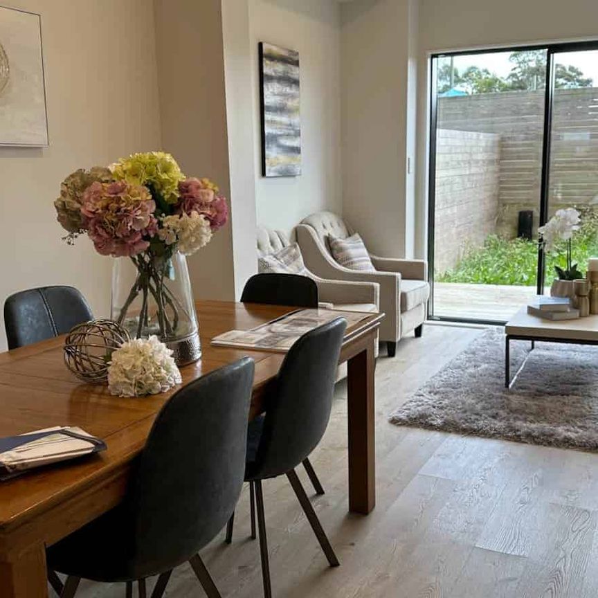 BRAND NEW - Stunning 4-Bedroom Townhouse in Su... - Photo 1