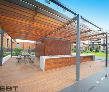 As New with Iconic Views - Photo 3