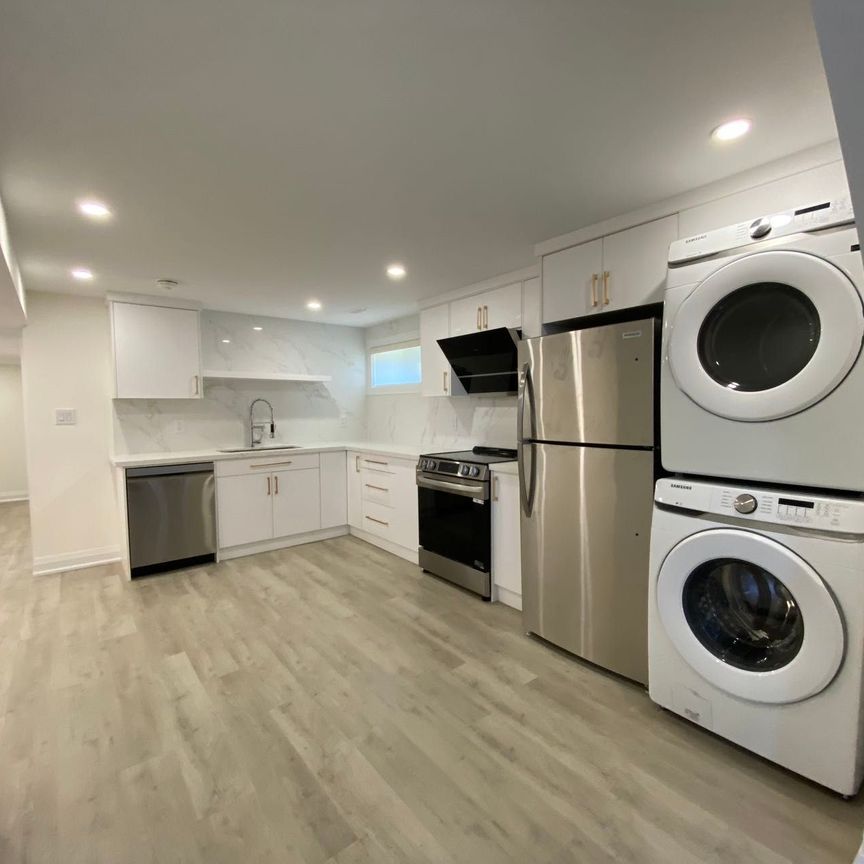 For Lease - 3366 Strabane Drive Unit# Basement room, Mississauga, Ontario - Photo 1