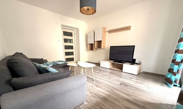 Komplet zariadený 3-izbový byt centrum-na skok od Bulváru - Fotografia 1