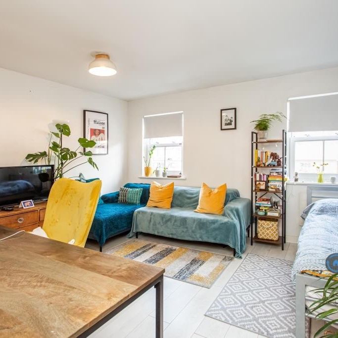 Studio to rent - Photo 1