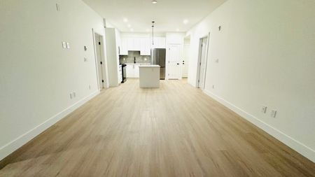 New Condo in Surrey – Top Floor! - Photo 4