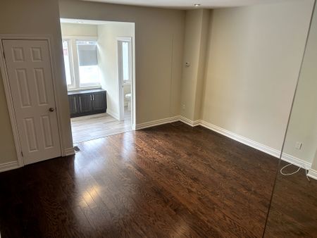 For Lease - 1311 Gerrard Street Unit# 1, Toronto, Ontario - Photo 2