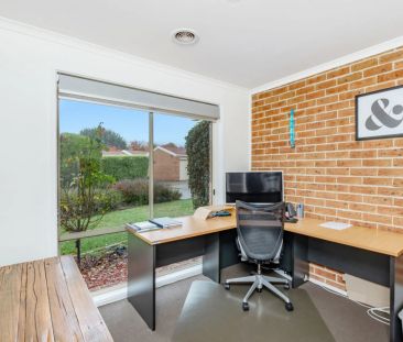 Beautiful Three Bedroom Townhouse - Photo 4