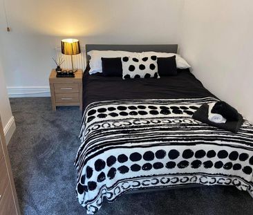 5 bedroom terraced house to rent - Photo 3