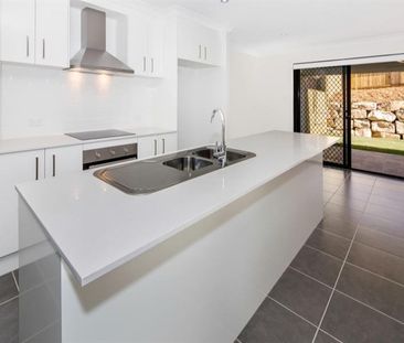Modern 3-Bedroom House in Augustine Heights - Photo 4
