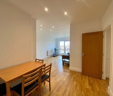 2 Bed Flat, Warren House, W14 - Photo 1