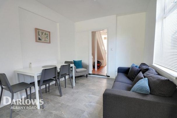 4 bedroom terraced house to rent - Photo 1