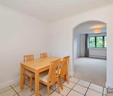 Compass Poiint, Grenade Street, London, E14 - Photo 2