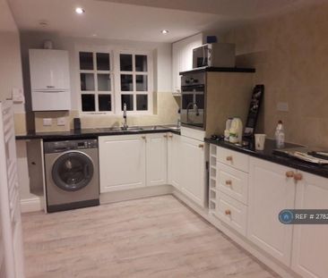 3 bedroom semi-detached house to rent - Photo 3