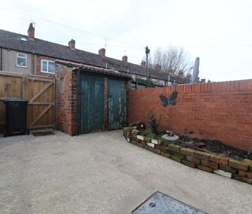 2 bedroom terraced house to rent - Photo 4