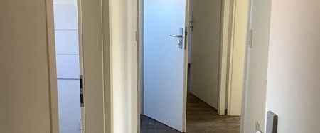 Auf gute Nachbarschaft: gemütliches Nest unter dem Dach - Photo 1