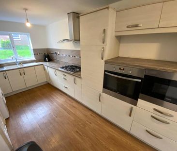 3 bedroom terraced house to rent - Photo 6