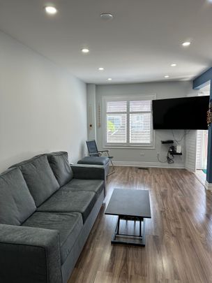 For Lease - 3918 Zenith Court, Mississauga, Ontario - Photo 1