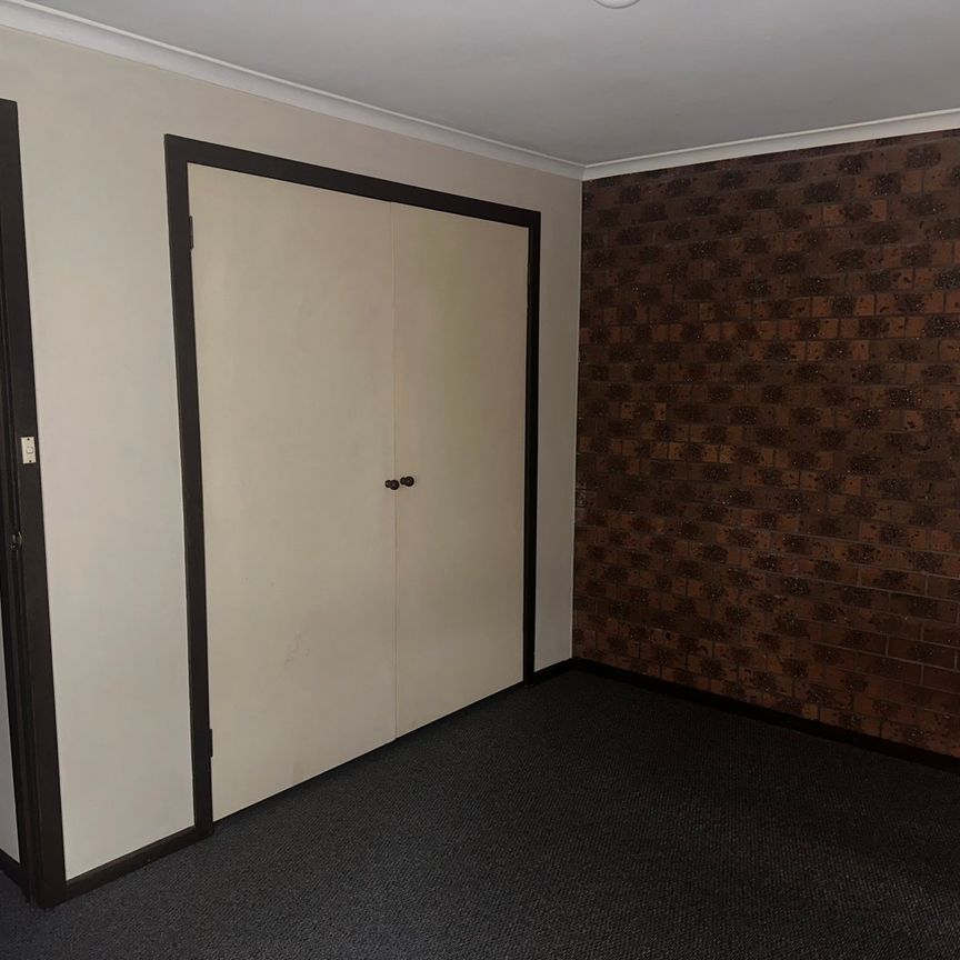 1/12 Oriel Road, Ivanhoe - Photo 1