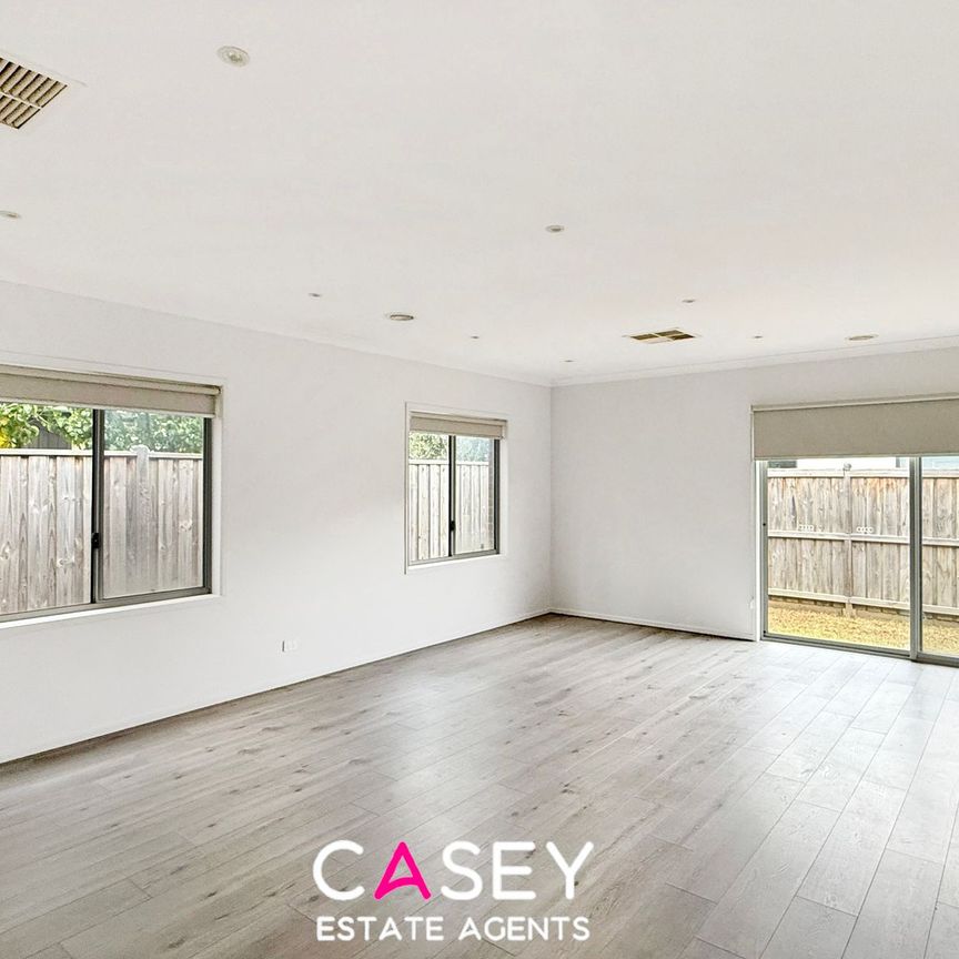 10 Rodgers Court, Charlemont - Photo 1