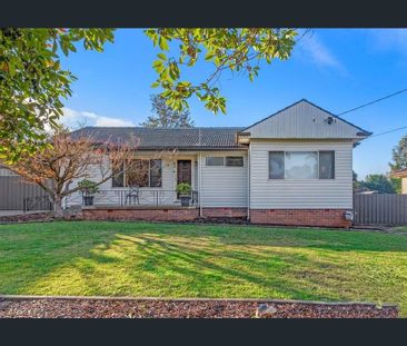 FAMILY HOME + RETREAT! - Photo 6