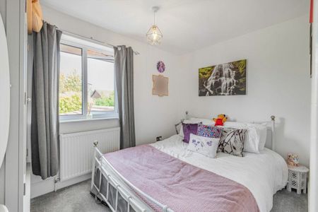 Morland Close, Hampton, TW12 - Photo 4