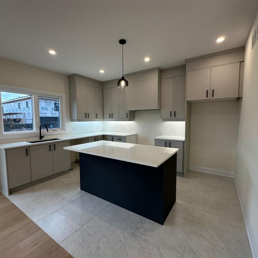 For Lease - 6316 Jewel Common, Niagara Falls, Ontario - Photo 1