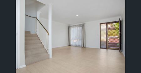 CUTE & COSY 2 x 1 TOWNHOUSE! - Photo 5