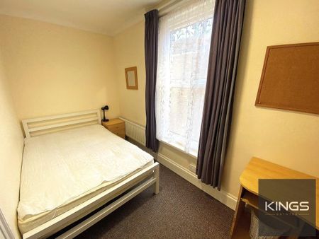 4 bedroom terraced house to rent - Photo 2